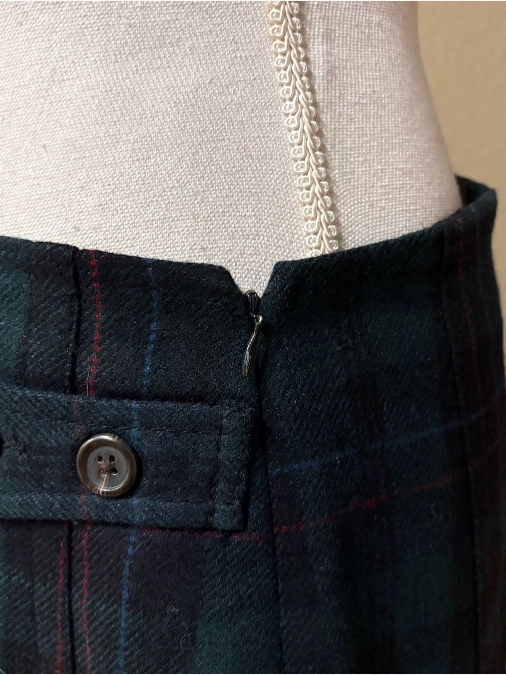 Vtg Y2K Gap Green Tartan Plaid Pleated Mini Skirt Button Details Size 4 - Picture 5 of 7